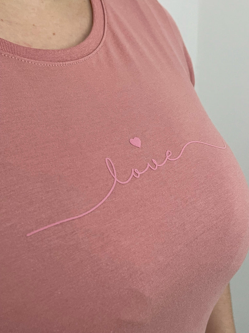 Camiseta Love – Rosa Delicado