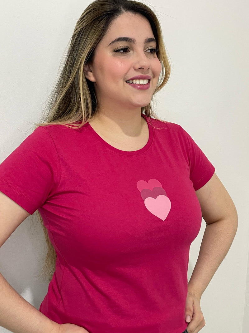 Camiseta Feminina Pink Corações Sobrepostos