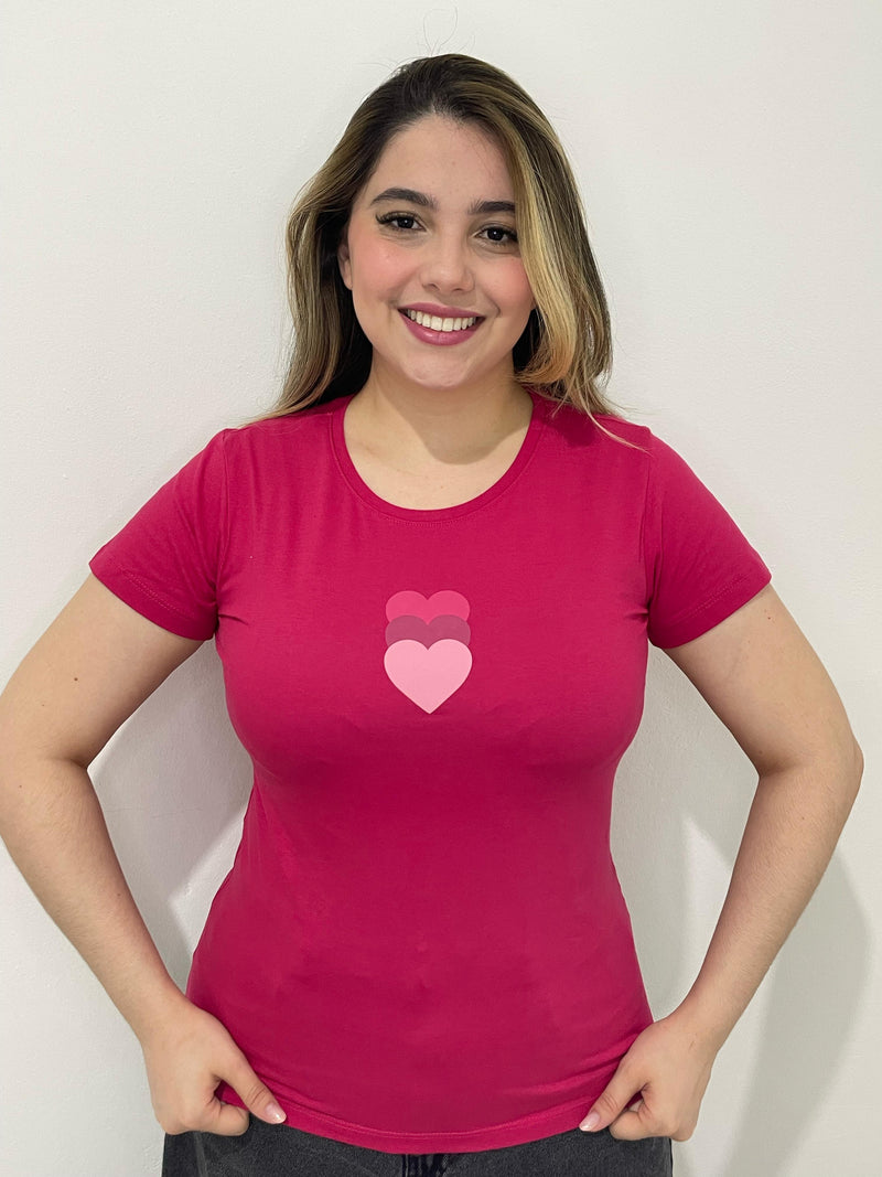 Camiseta Feminina Pink Corações Sobrepostos