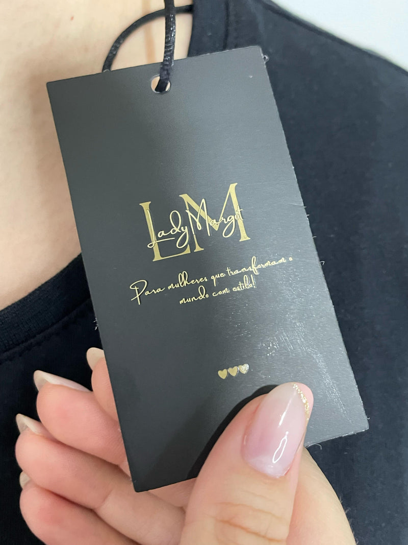 Camiseta Love Minimal – Preto Delicado