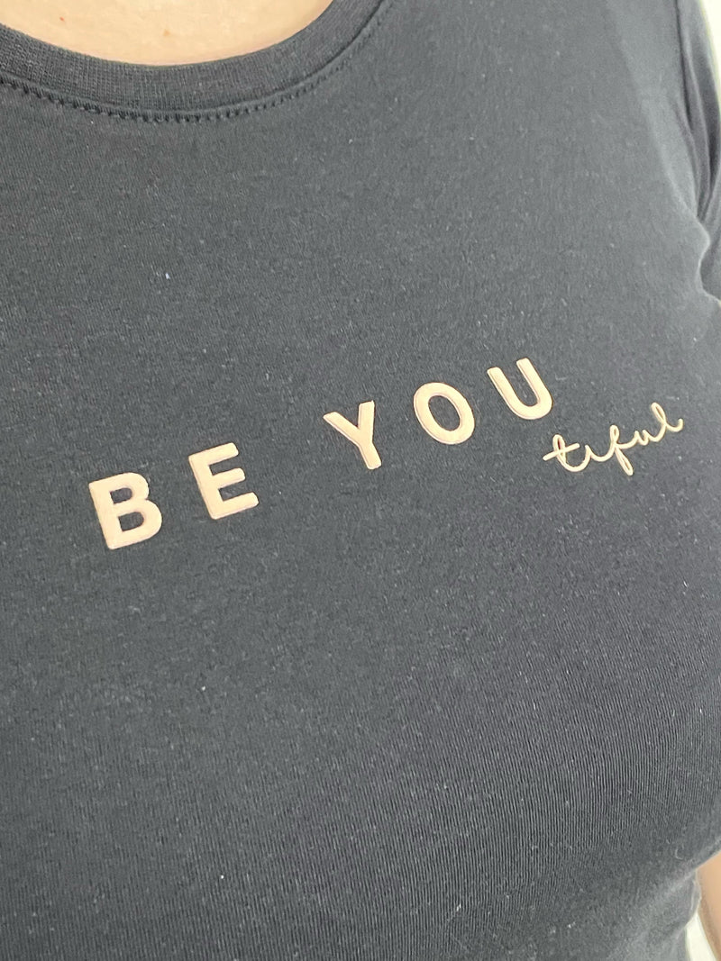 Camiseta Be You – Preto Estampa Marrom