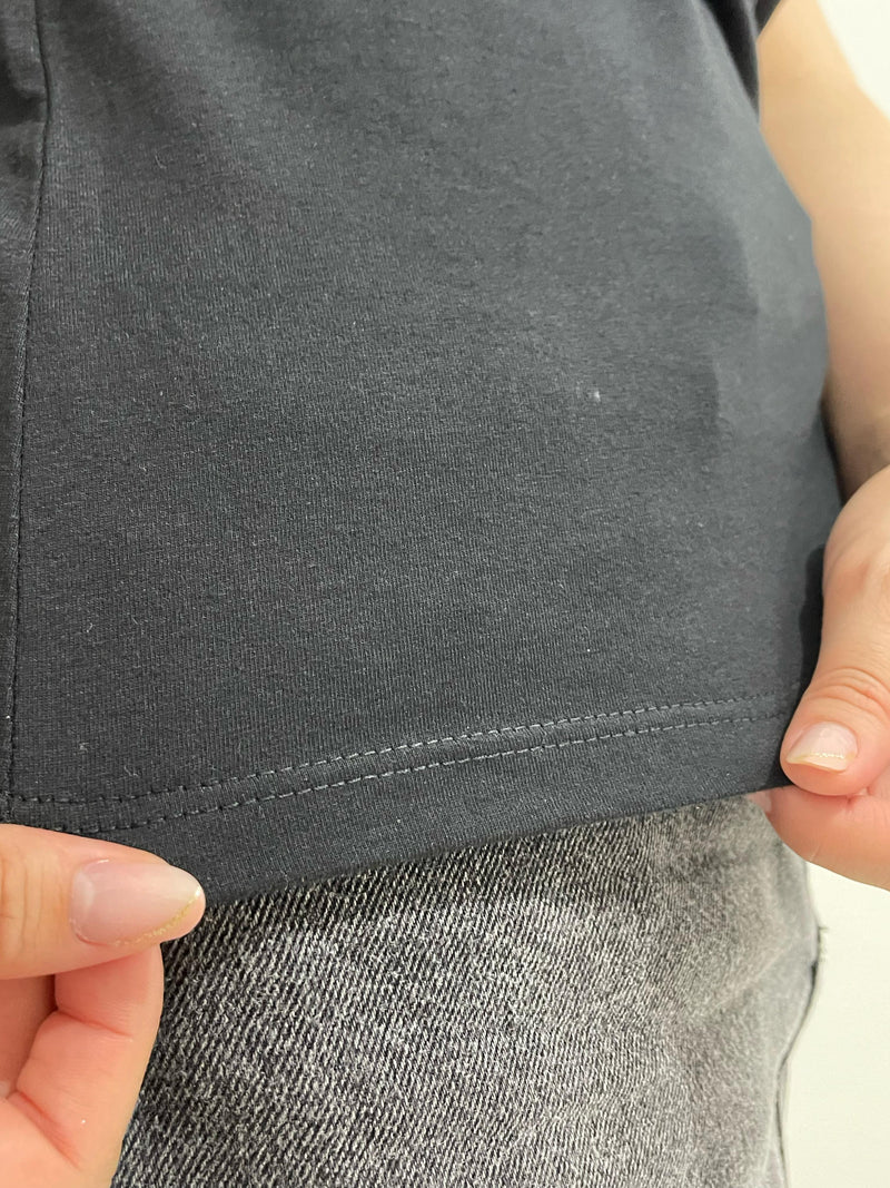 Camiseta Feminina Preto Corações Sobrepostos