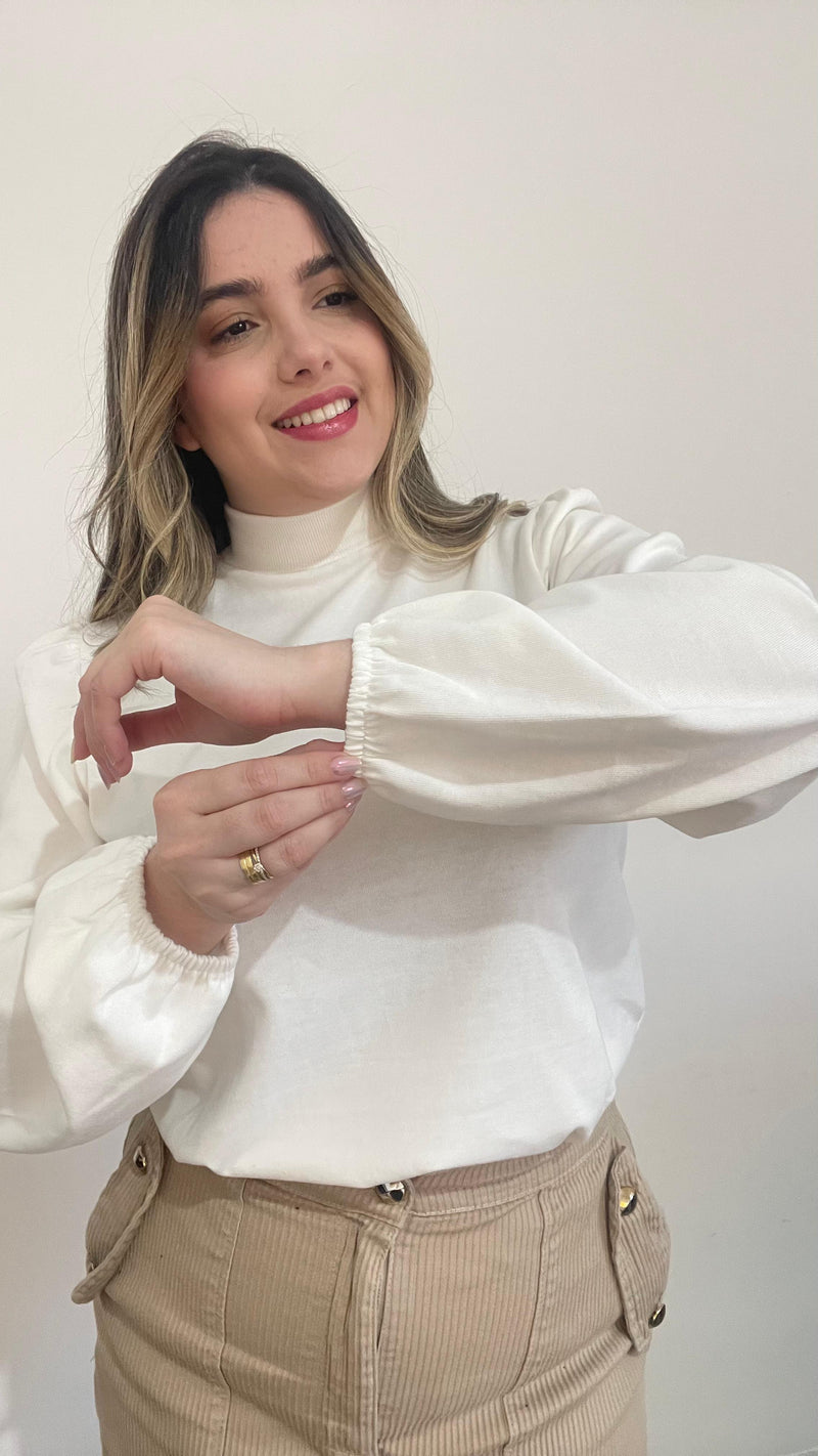 Blusa gola alta com manga bufante Branca