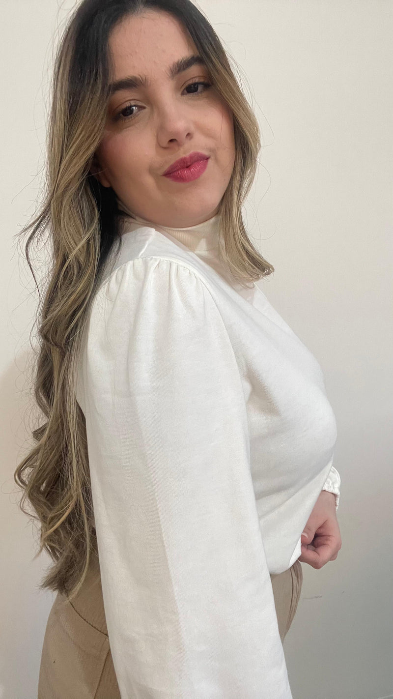 Blusa gola alta com manga bufante Branca