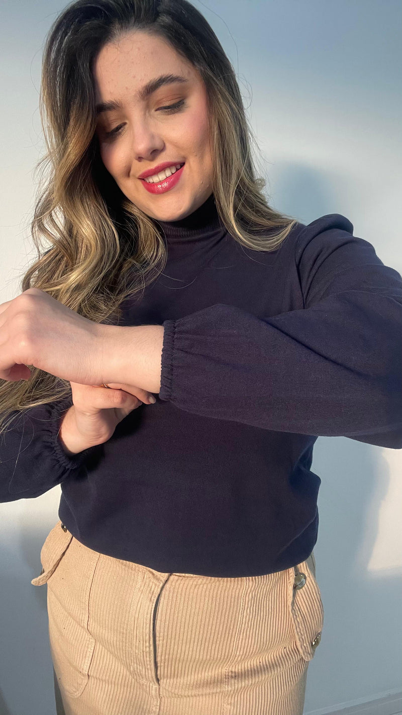 Blusa gola alta com manga bufante Preta