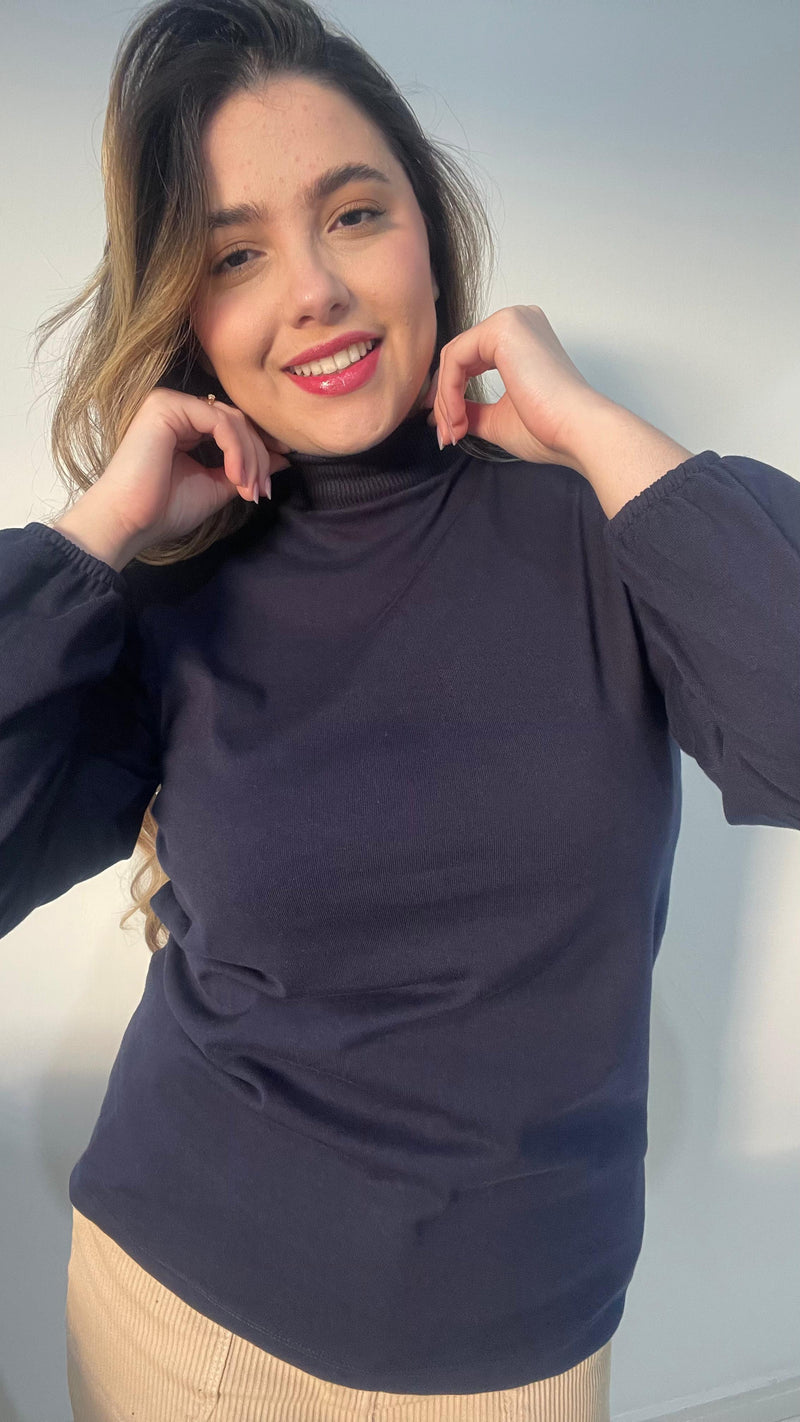 Blusa gola alta com manga bufante Preta
