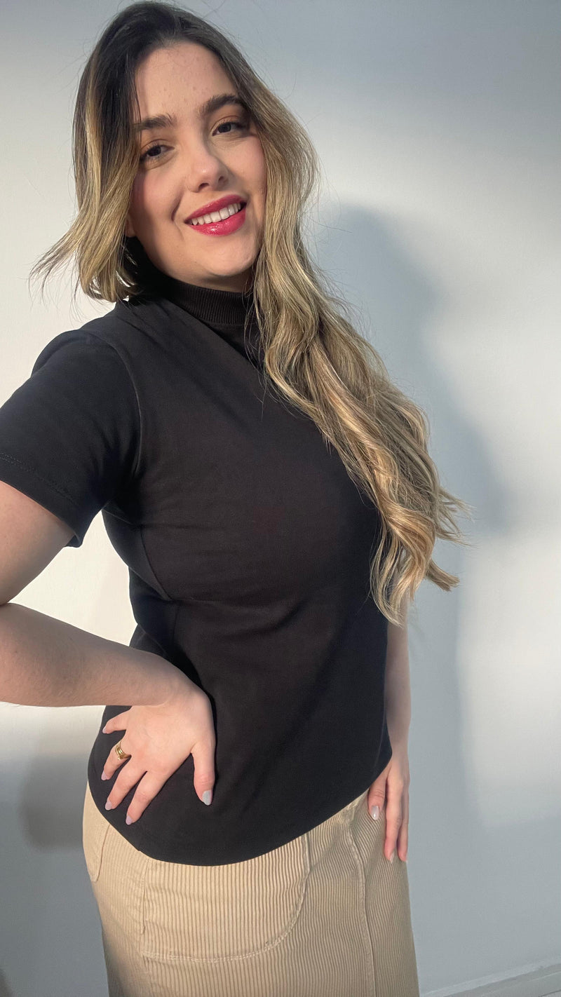 Camiseta gola alta Preto